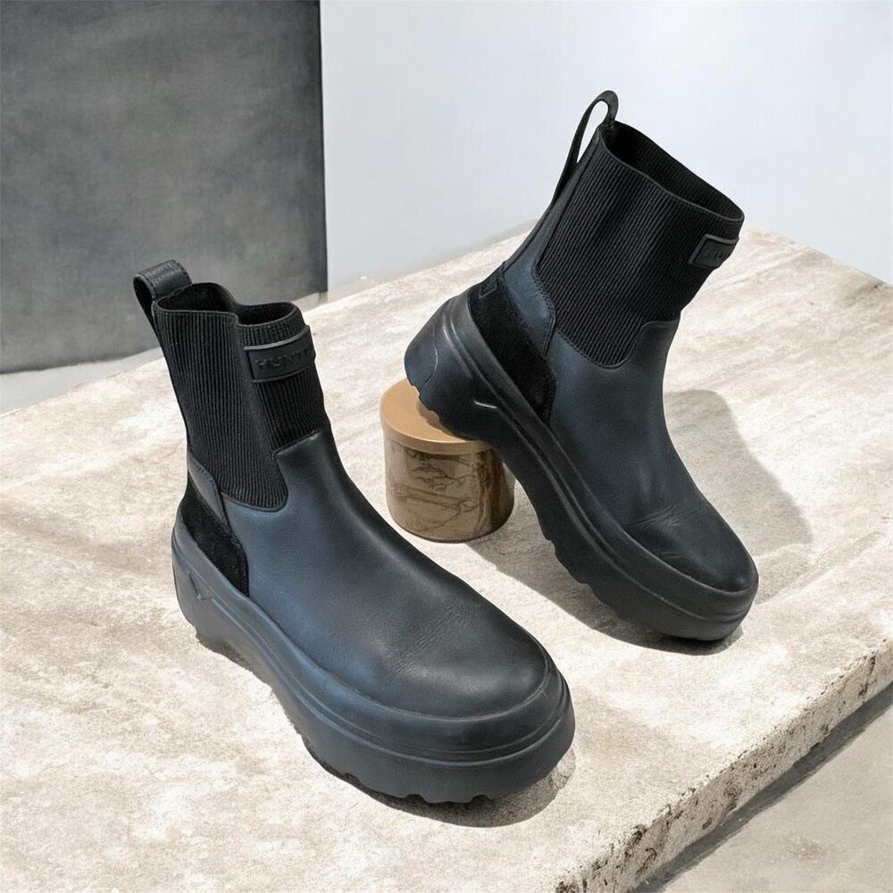 Hunter Women's Explorer Lug Chelsea Flatform Boots in Black Leather Size 7